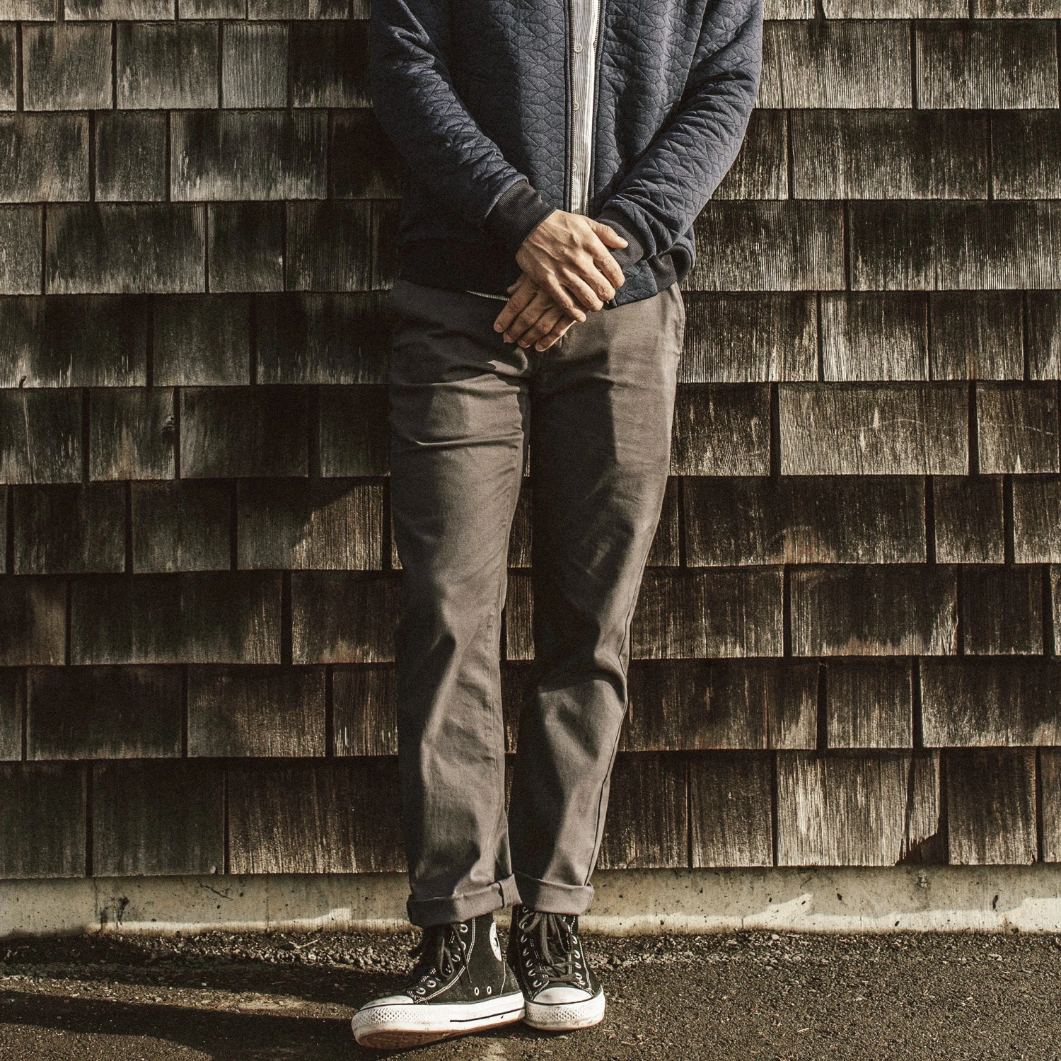 The Slim Chino In Organic Ash - Image 3