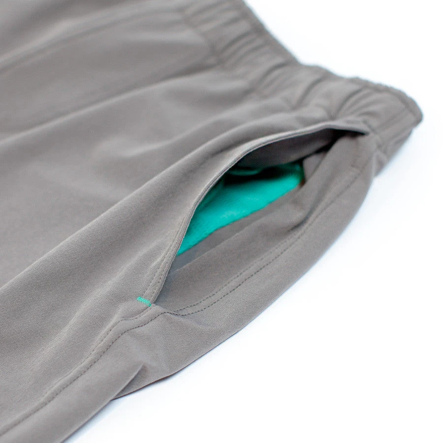 None The Myles Everyday Short In Fog - Image 6