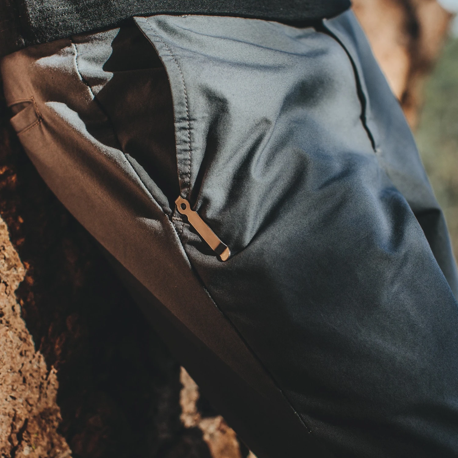 The Travel Chino In Charcoal - Image 3