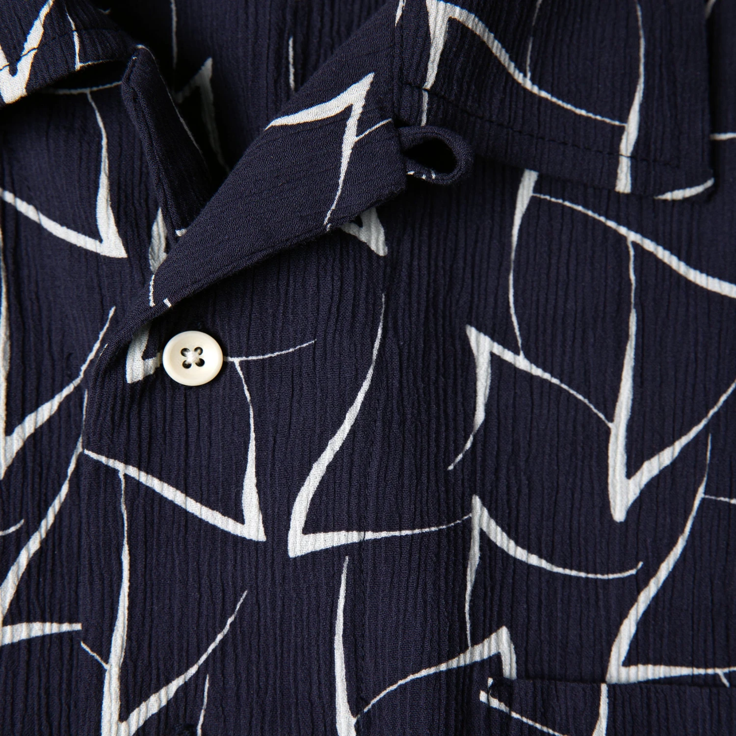 The Short Sleeve Hawthorne In Dark Navy Seagull - Image 7