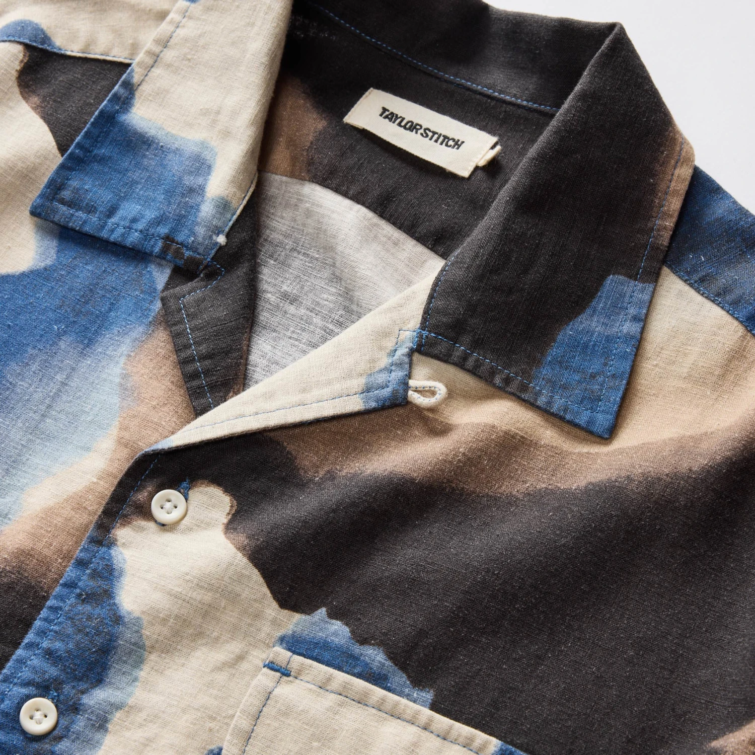 The Short Sleeve Carter In Dark Navy Abstract - Image 6