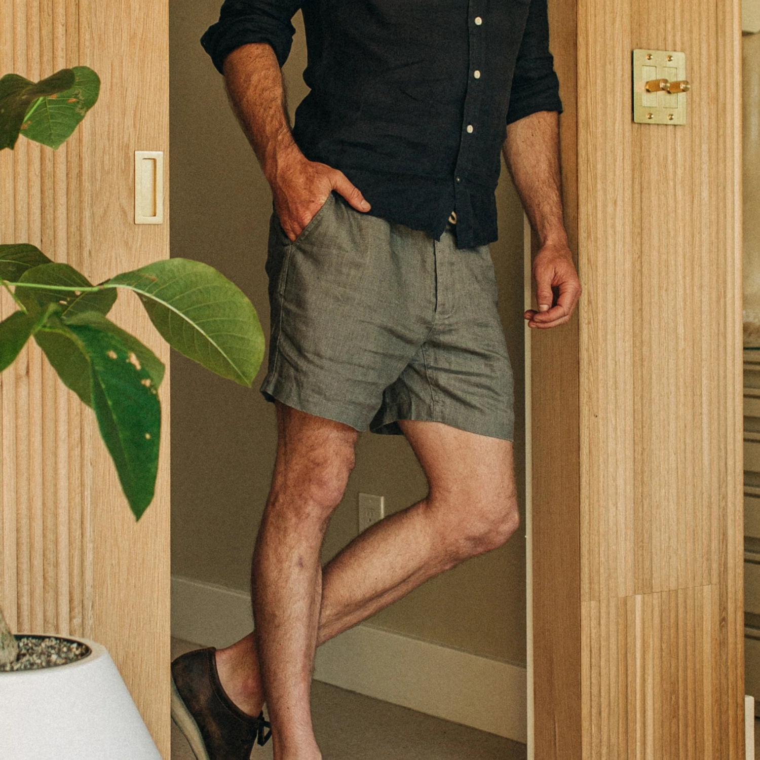The Apres Short In Ash Hemp - Image 2