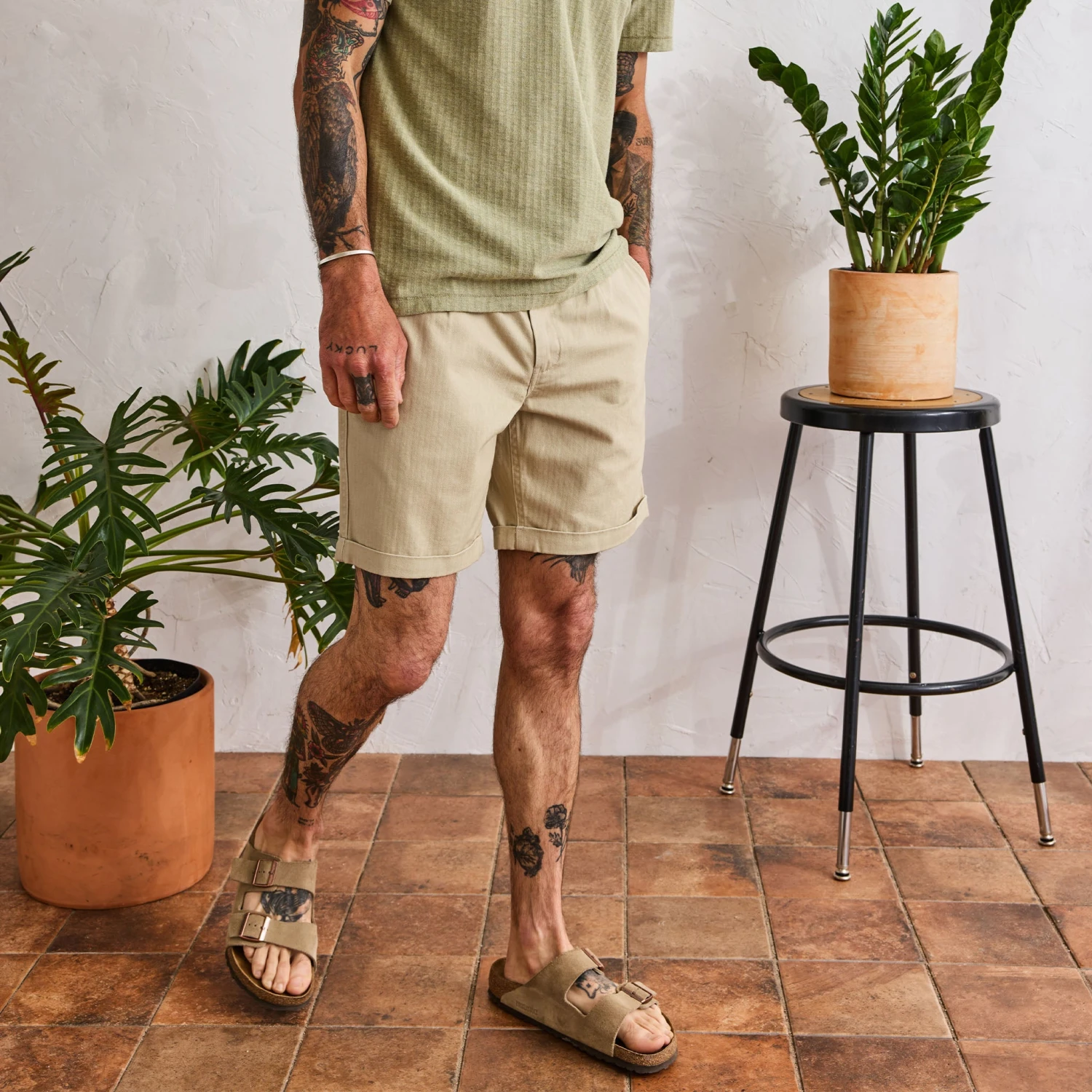 The Matlow Short In Dune Washed Herringbone - Image 2