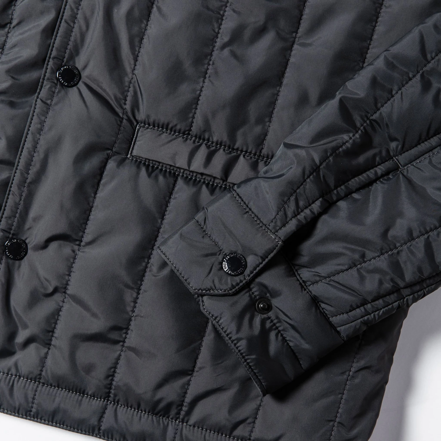 The Decker Jacket In Charcoal Quilt - Image 7