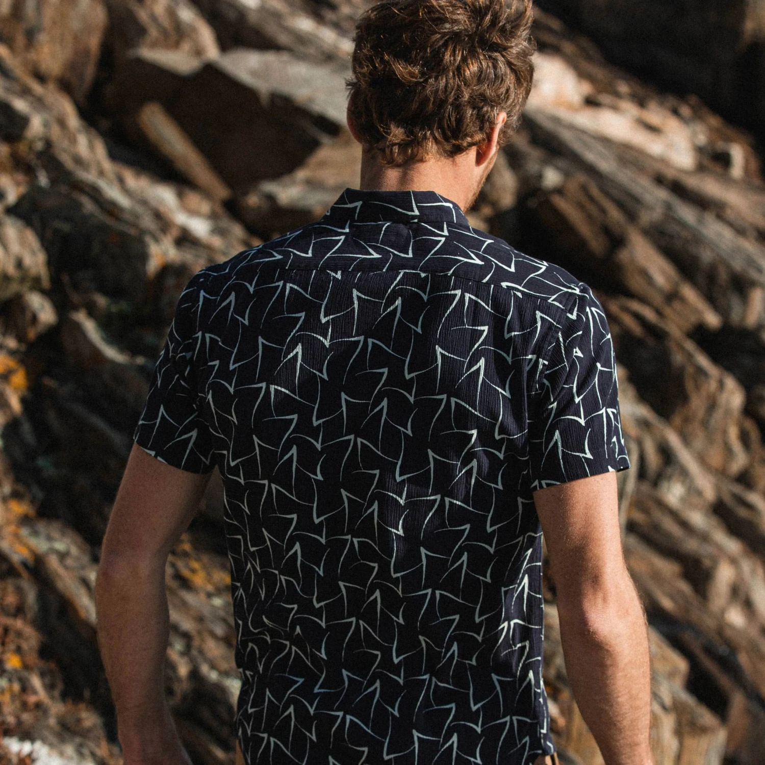 The Short Sleeve Hawthorne In Dark Navy Seagull - Image 5