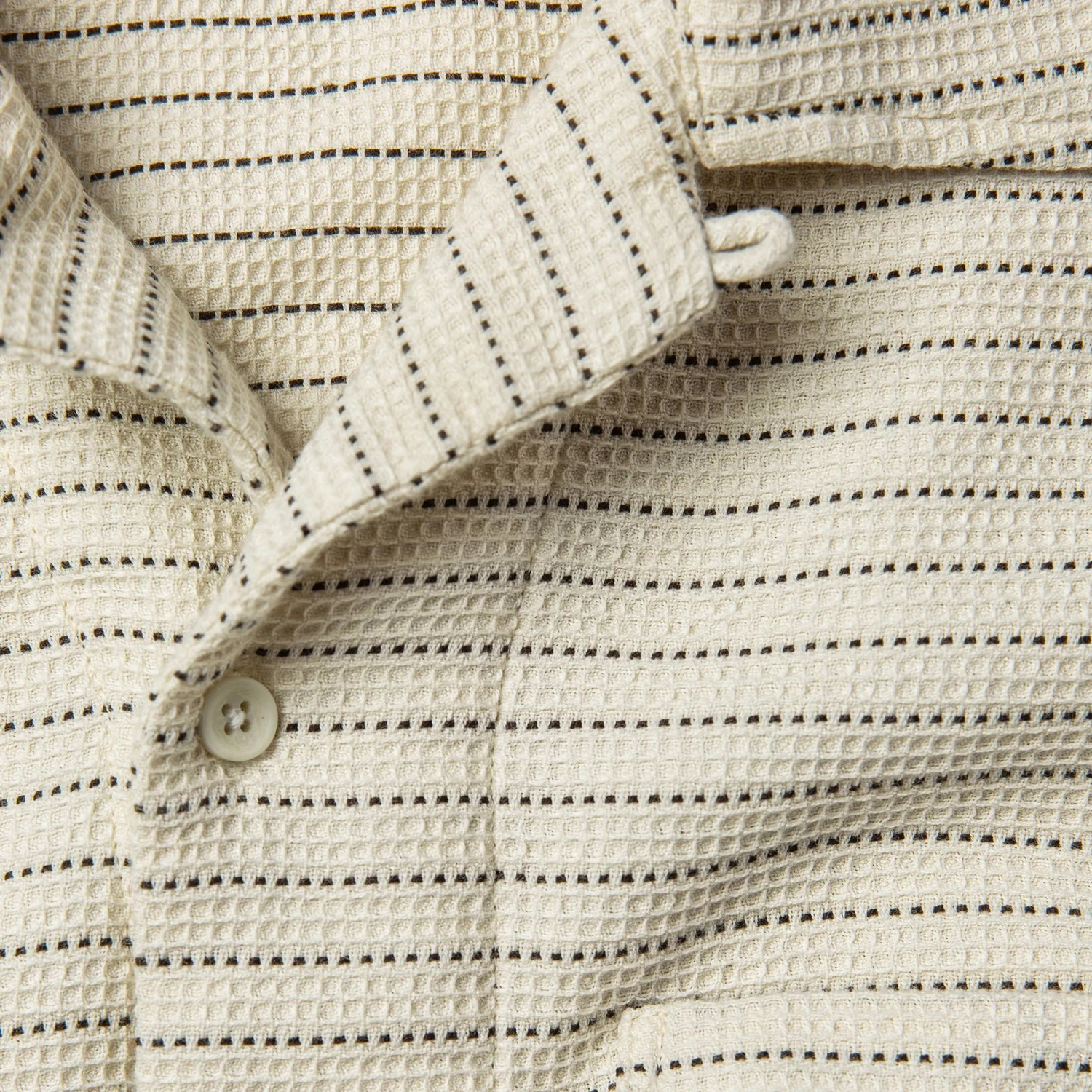 The Short Sleeve Hawthorne In Natural Pickstitch Waffle - Image 7