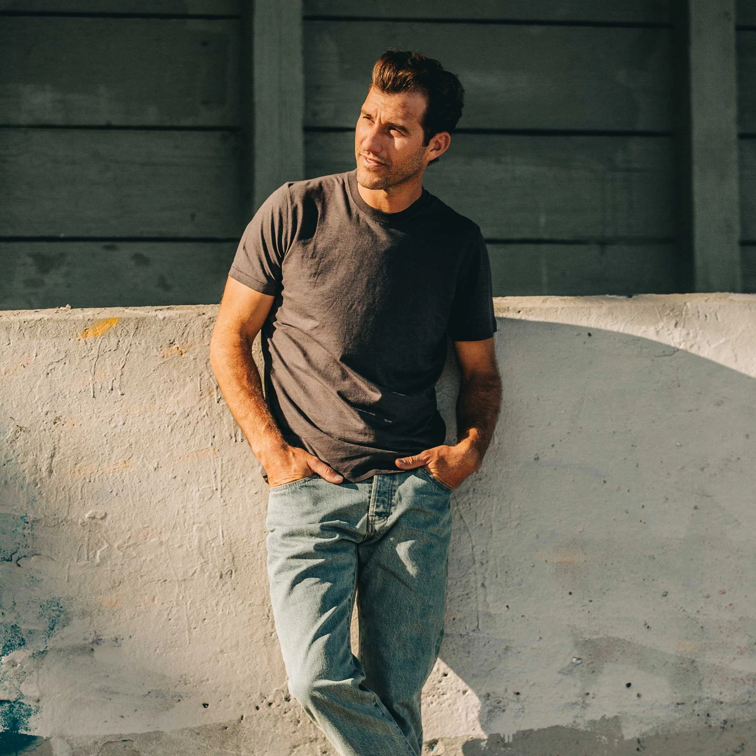 The Cotton Hemp Tee In Charcoal - Image 2