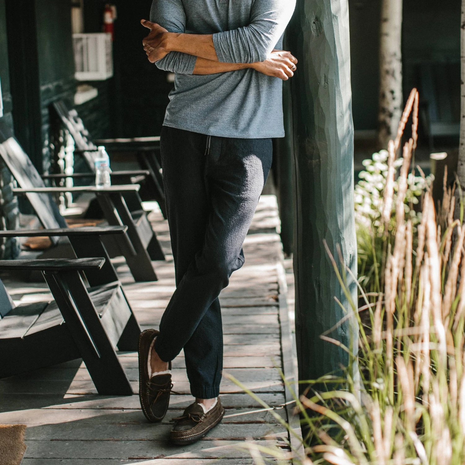 The Apres Pant In Coal Double Cloth - Image 2