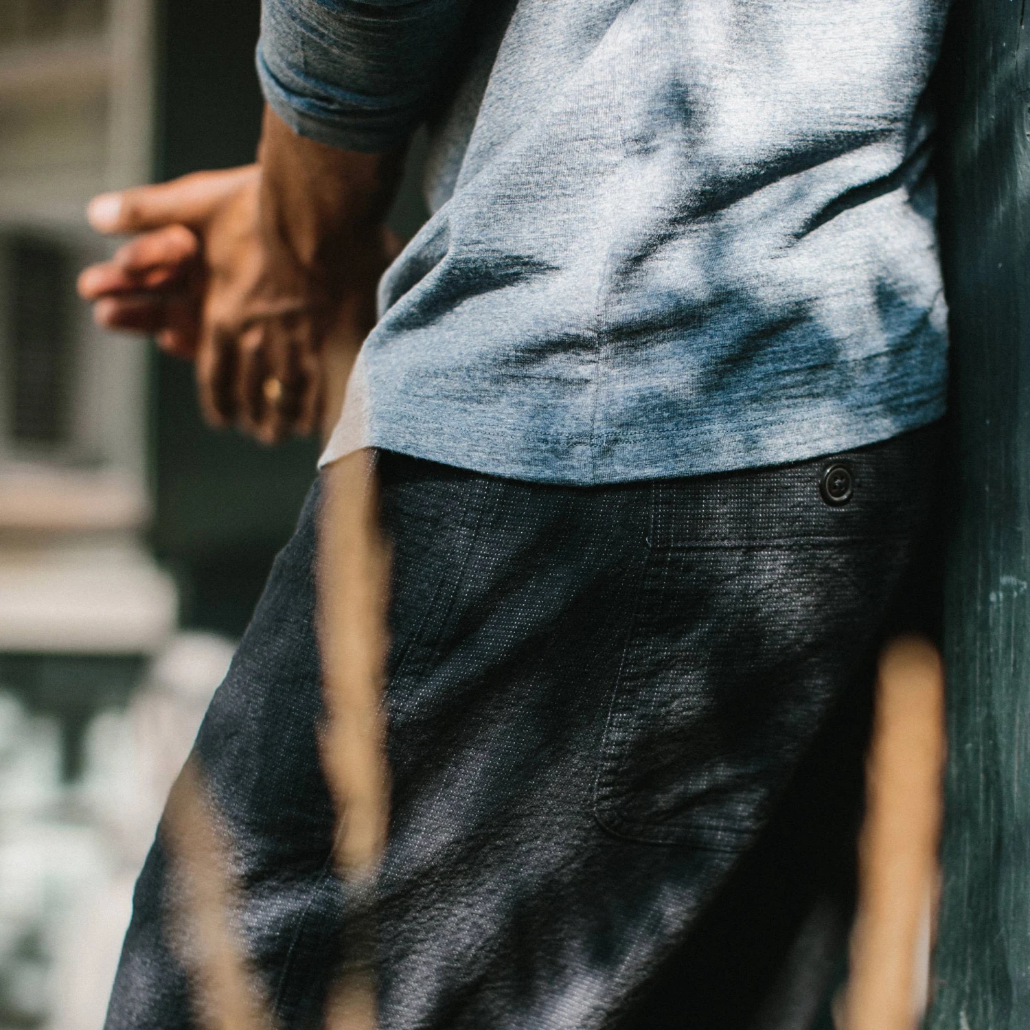 The Apres Pant In Coal Double Cloth - Image 4