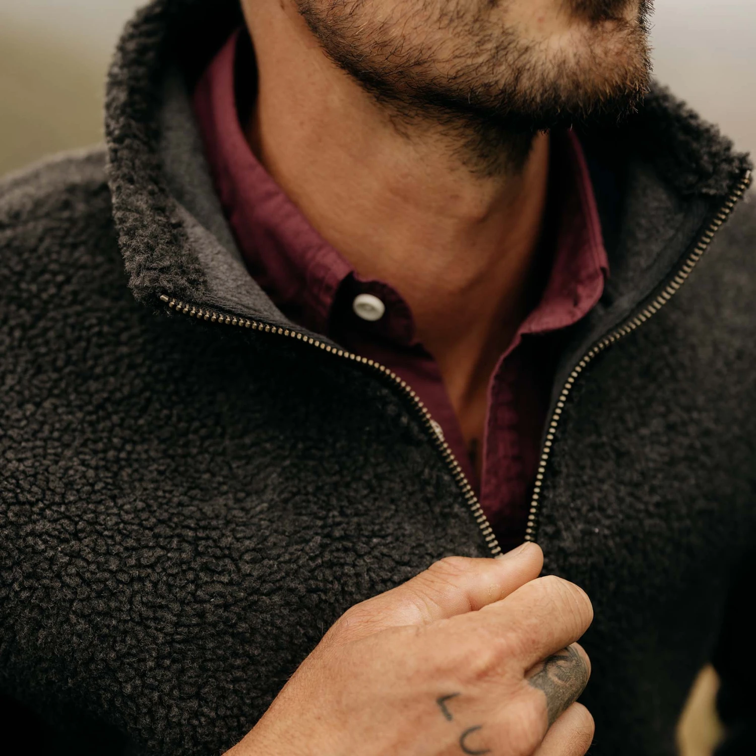 The Nomad Pullover In Charcoal Heather Sherpa - Image 3