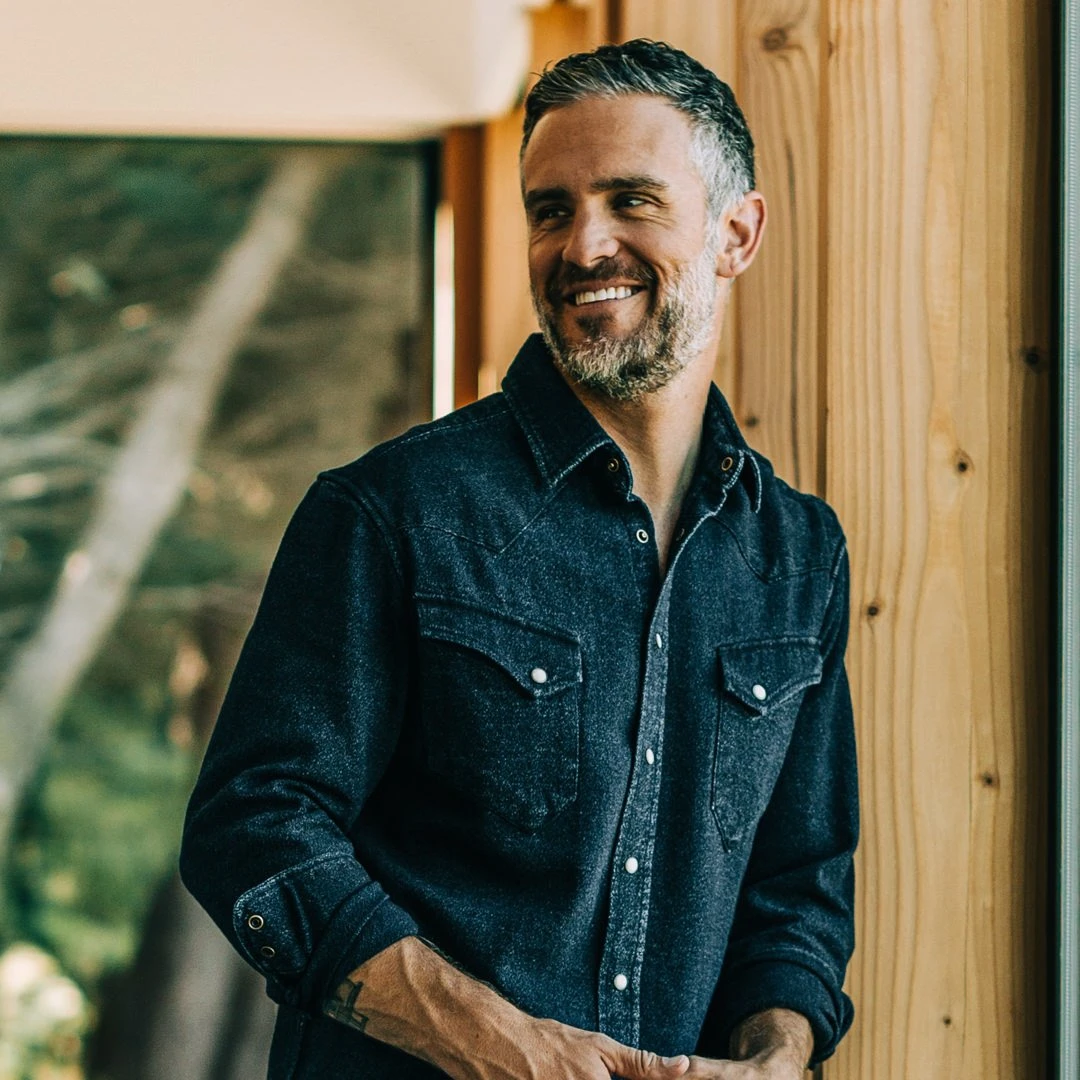 The Western Shirt In Indigo Crepe - Image 2