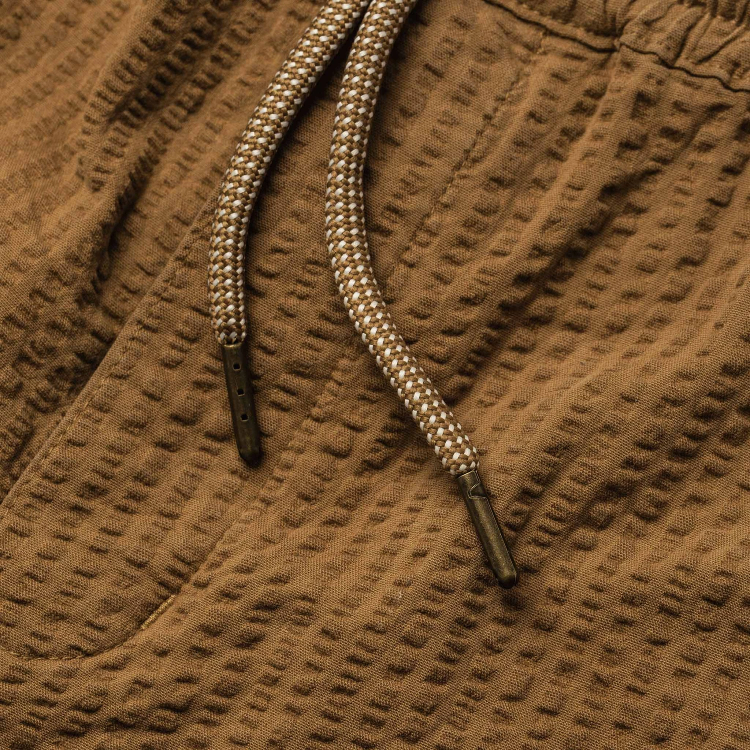 The Après Pant In British Khaki Seersucker - Image 7