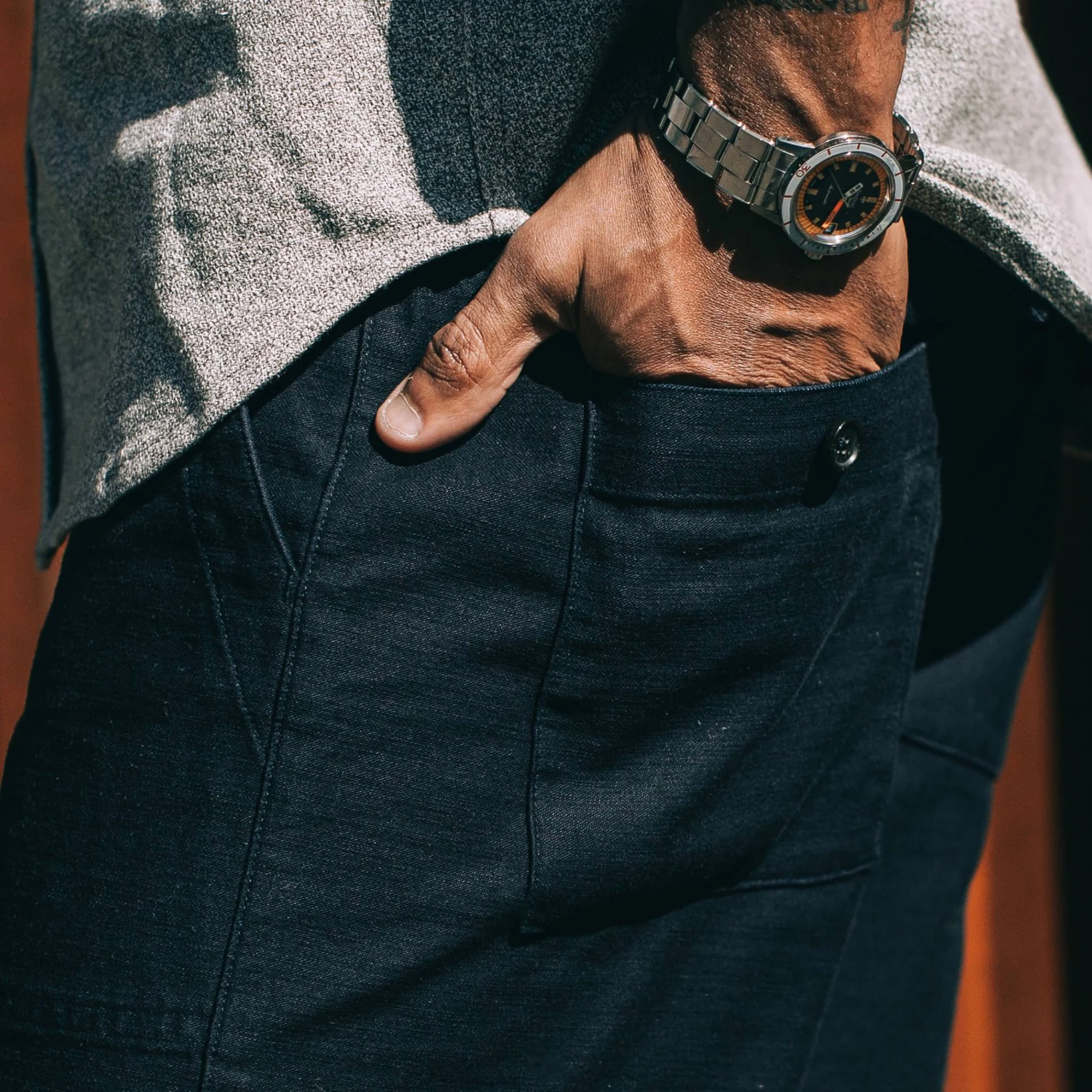 The Trail Short In Navy Slub Sateen - Image 5